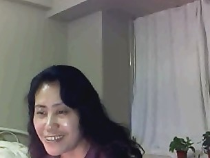 Mature Chinese plays on webcam