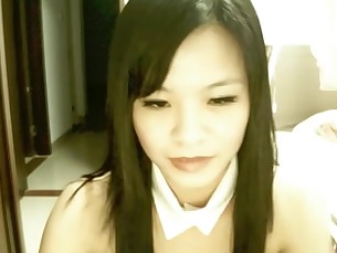 Taiwan webcam girl shaving and finger