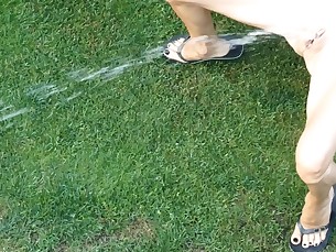 New outdoor power pissing vid she pisses like a fountain jummy